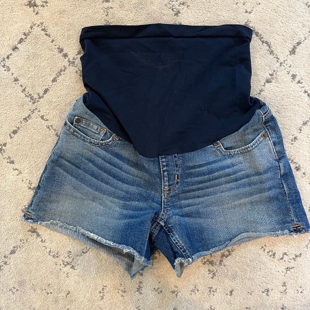 A Pea in the Pod Maternity Shorts